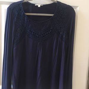 Skies Are Blue-Beautiful Dark Blue Top Sz Lg